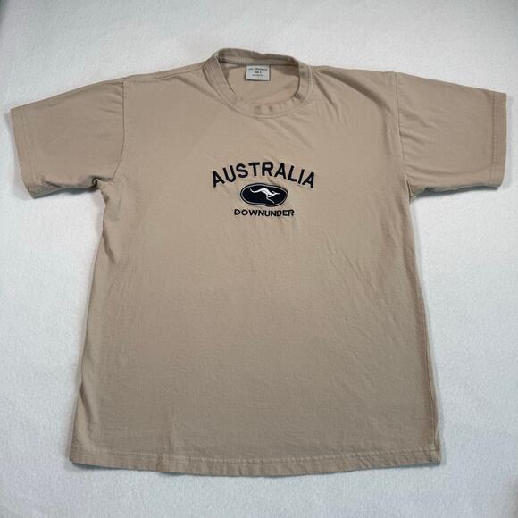 Oz Designs Other - Australia Downunder beige embroidered graphic t-shirt kangaroo shirt size large
